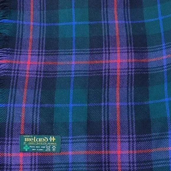 J Hanley Fringed Flannel Irish Wool Wrap Blanket Scarf Ireland Tartan Plaid Kilt - Picture 4 of 8